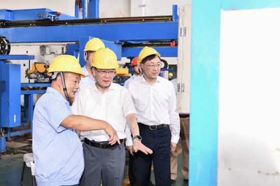 刘健深入一线开展节前安全生产调研，重点聚焦普通机械设备安装服务